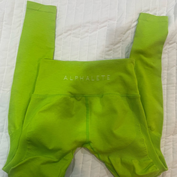 Alphalete Aero leggings in color volt size medium - Picture 2 of 4